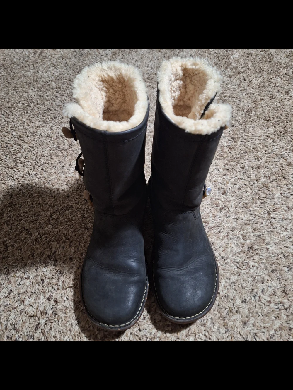 UGG Australia Black Leather Kona Shearling Toggle Boots Size 8